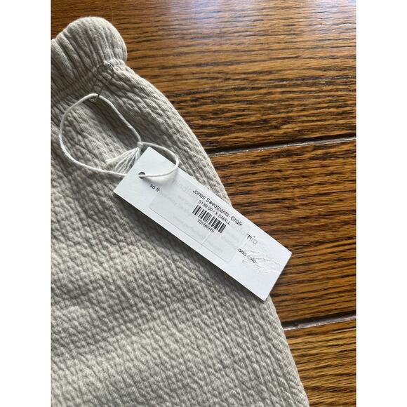 Perfectwhitetee Jones Joggers Chalk Color NWT XS - Picture 4 of 9